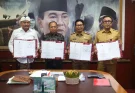 Biro Pemerintahan dan Kesejahteraan Rakyat memfasilitasi penandatanganan naskah kerja Sama